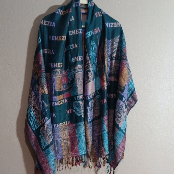 Accessories - Venezia Eye Catching Scarf/Shawl